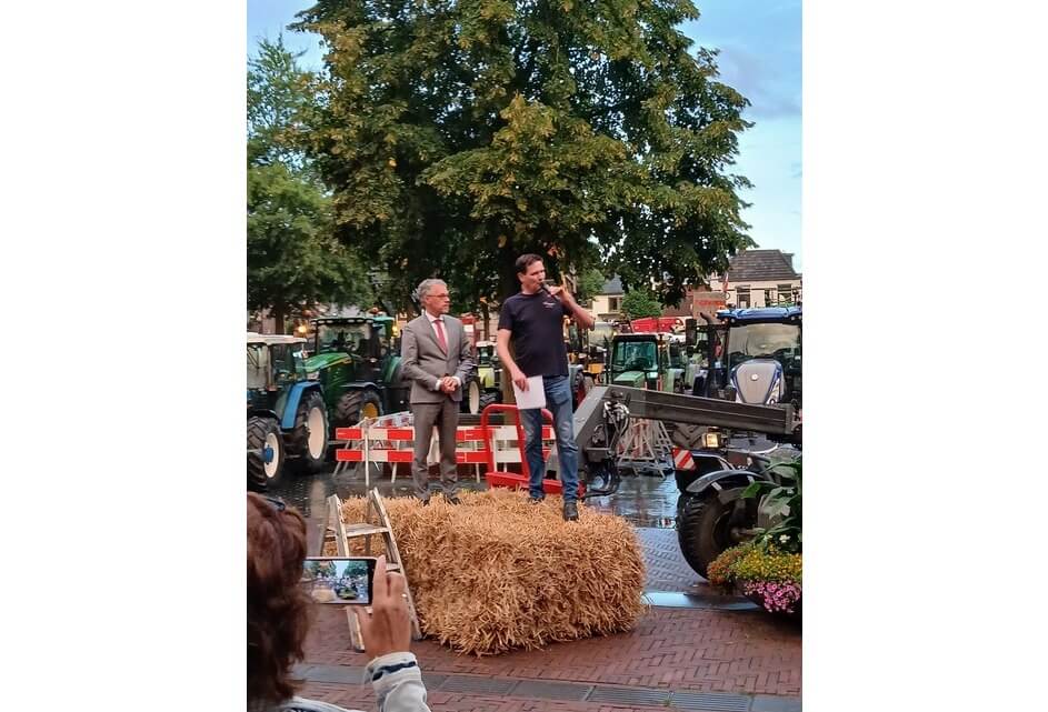 Trekkers op het Raadhuisplein