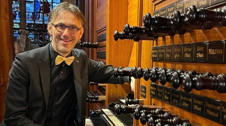 Samenzang van geliefde Psalmen met Marco den Toom