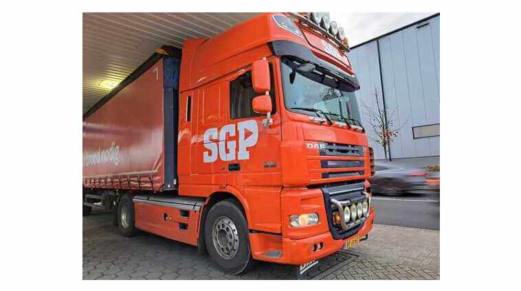 Campagnetruck bezorgd eieren voor de voedselbank