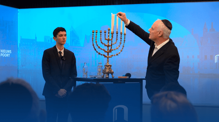‘Solidair met onze Joodse medelanders’ - Stoffer bij viering Chanoeka